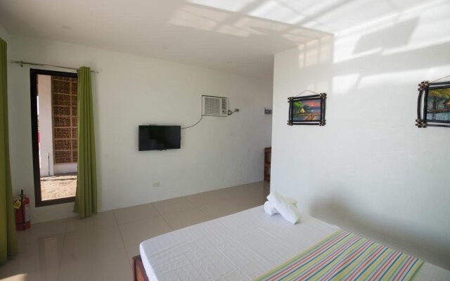 Footprints Beach Resort