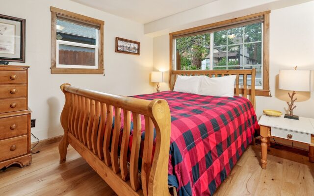 Mallard Landing Lakefront