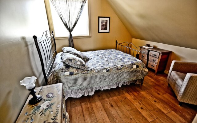 Le Domaine Adstock