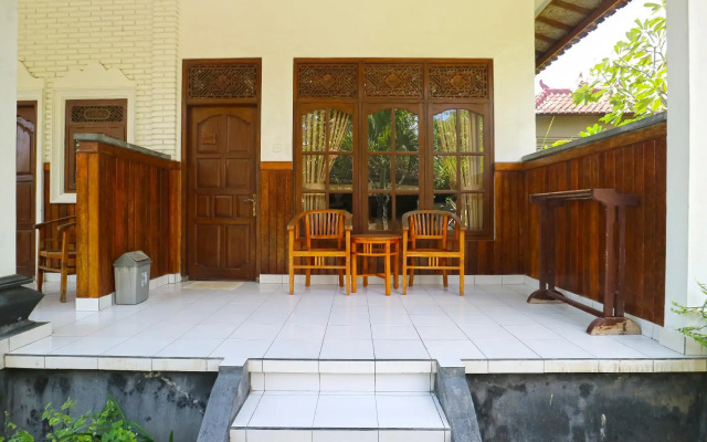 Puri Nusa Beach Hotel