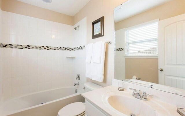 4163 Oaktree Drive 6 Bedroom Home