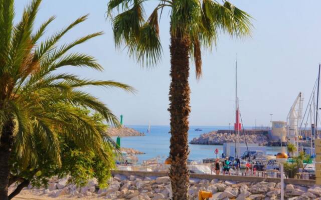 Apartamento Luminoso Para 8 Personas en Cambrils