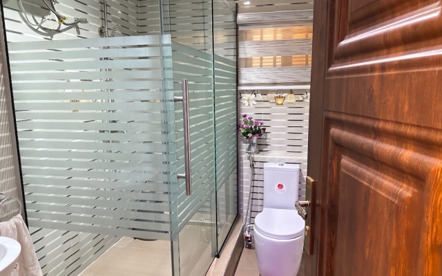Tobby Royal Suites