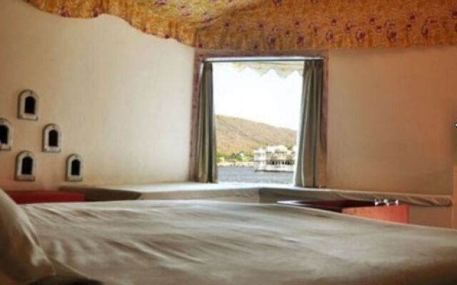 Raasleela Luxury Camp