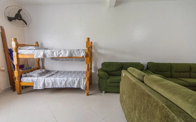 Casa Para 6 Pessoas com Churrasqueira em Peru be