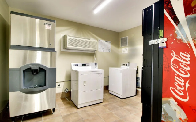 Key West Inn - Millbrook