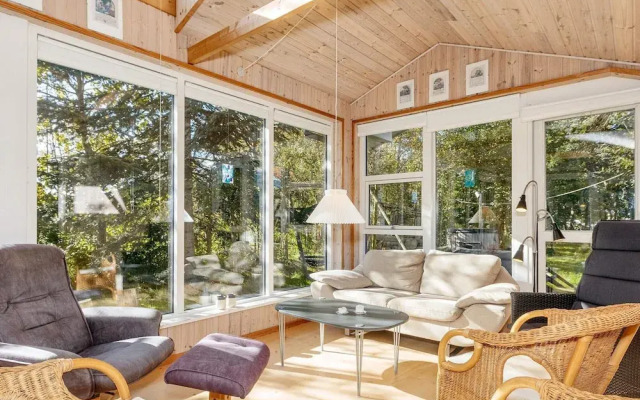 Tranquil Waterside Retreat-by Traum