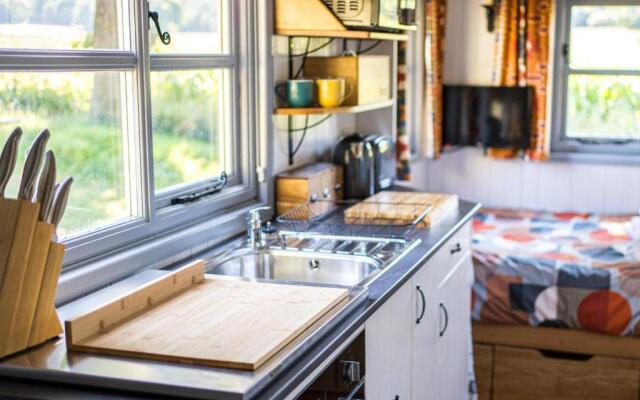 The Hideaway Hut - 1 Bed Shepherds Hut - Dodmarsh