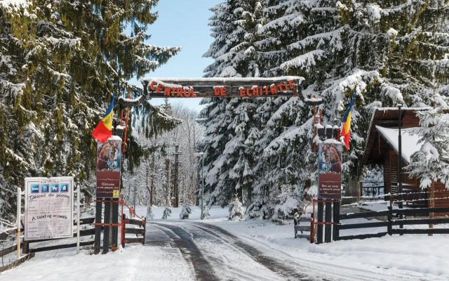 Centrul De Echitatie Poiana Brasov