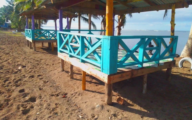 Sina PJ Beach Fales and Surf