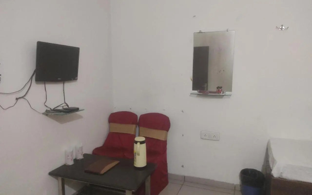 Hotel Mansarovar Luxury Business Hotel