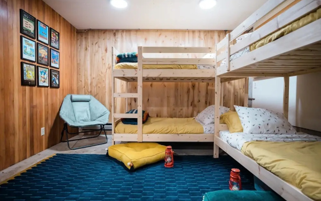 87sl - Starlink - Sauna - Pets OK - Sleeps 8