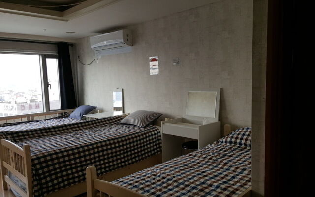 Hongdae Guesthouse ( 홍대게스트하우스 )