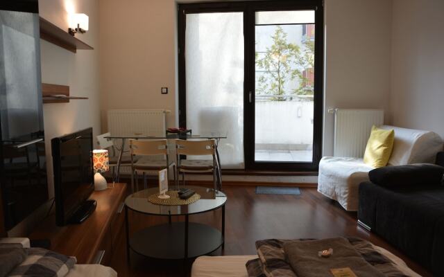 Labo Apartment Towarowa Kercelak