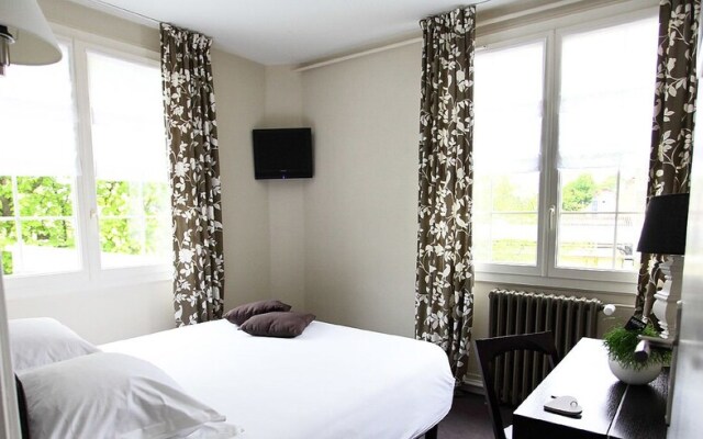 Hostellerie De La Riviere