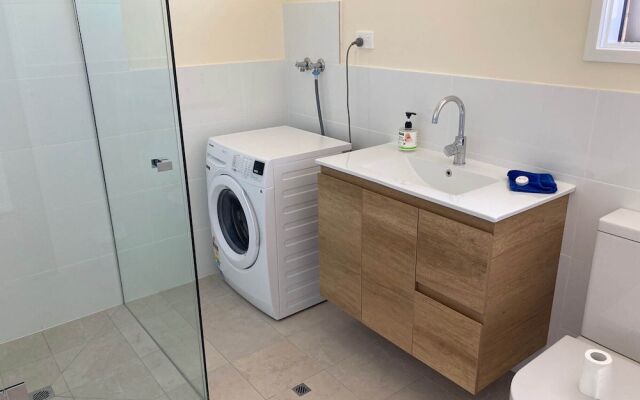 Bruces Waterside Units