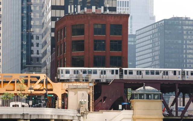 voco Chicago Downtown - Riverwalk by IHG