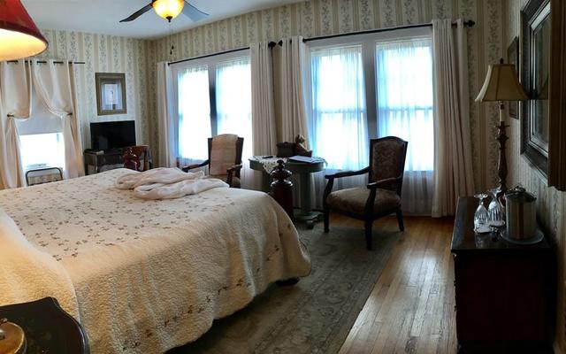 Barrington Manor Bed and Breakfast