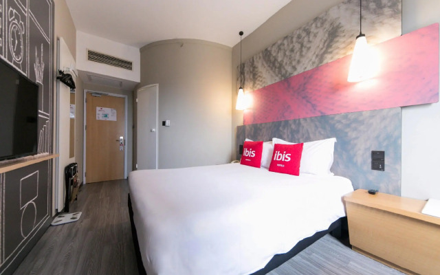 ibis Shanghai Chengshan Road Hotel