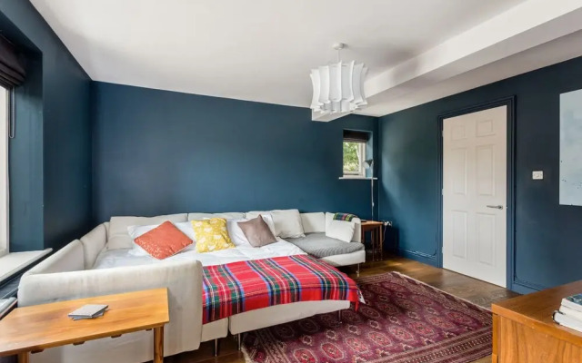 Spacious & Stylish Cotswold Family home