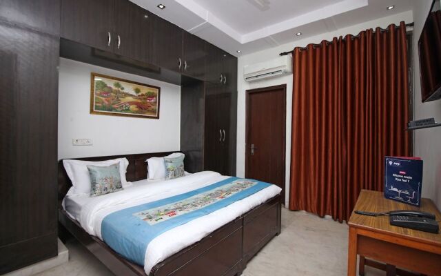 OYO 9019 Golden Park Kirti Nagar