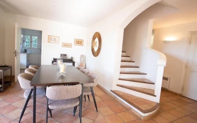 Belle villa Tropézienne/calme/piscine/3mn du centre