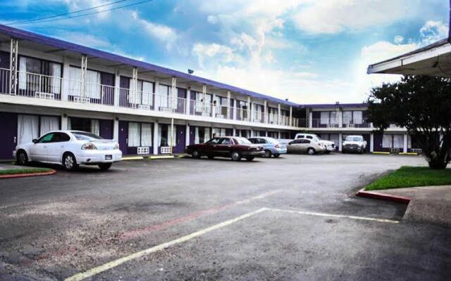 Delta Inn