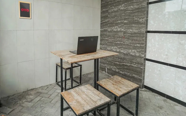 SPOT ON 93967 Hasna Guest House Syariah