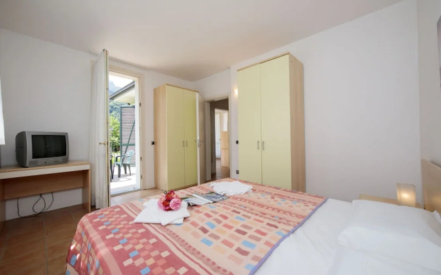 Porto Letizia Rosa 2