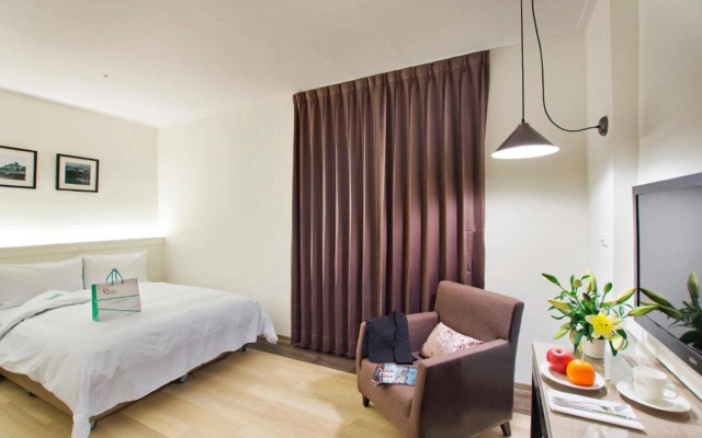 53 Hotel