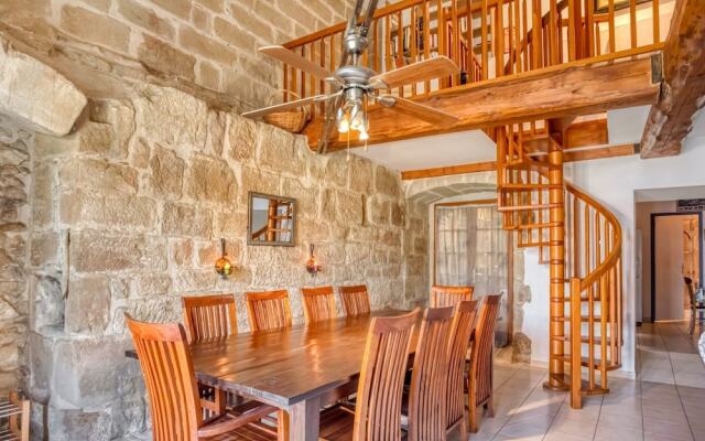 Quiant Holiday Home in Azille With Terrace