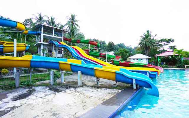 OYO 1254 Golden Lake Resort