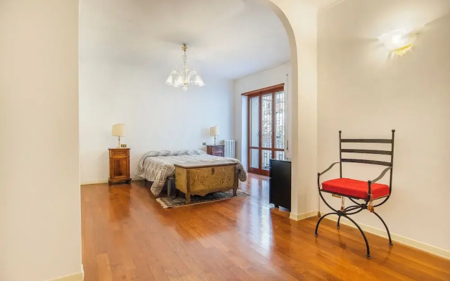 EUR Luminous and Large Family Terrace Apartment