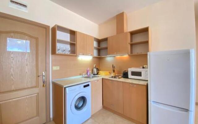 Bratanov Apartments in Trakia Complex