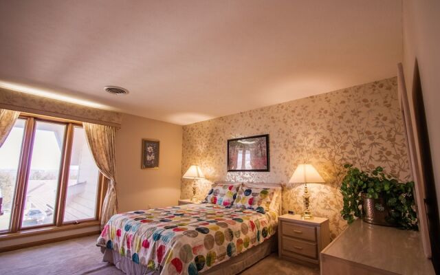 Woodlands Retreat