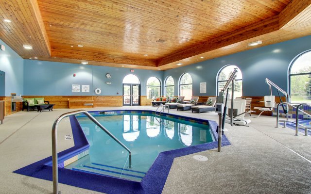 Holiday Inn Express & Suites Aurora - Naperville by IHG