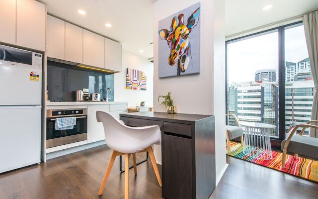 JHT - 2 BR Subperb Central Skytower View