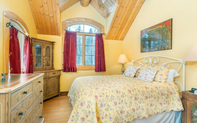 Hilltop Hideaway by Exceptional Stays