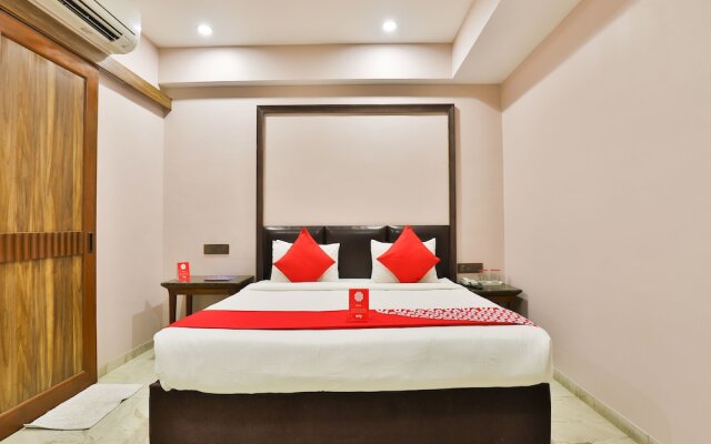 OYO 13420 Hotel Adendip Inn