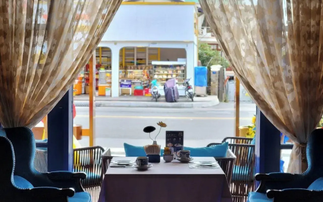 La Fleur Premium Central Apartment