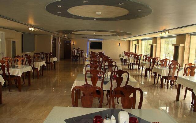 Raed Hotel Suites