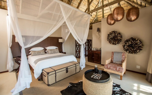 Umzolozolo Private Safari Lodge