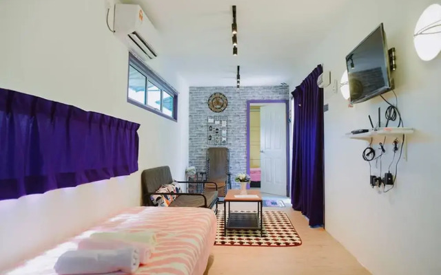 Lumut Cube Homestay Kontena