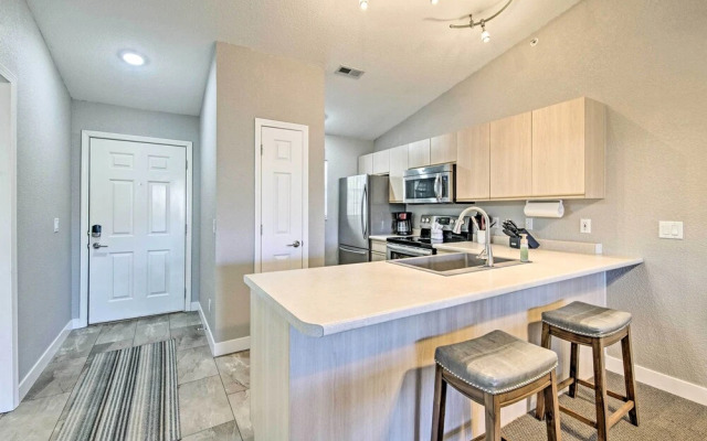 Condo w/ Pool Access: 3 Mi to Branson Strip!