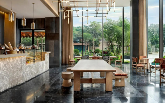 Dusit Le Palais Tu Hoa Hanoi