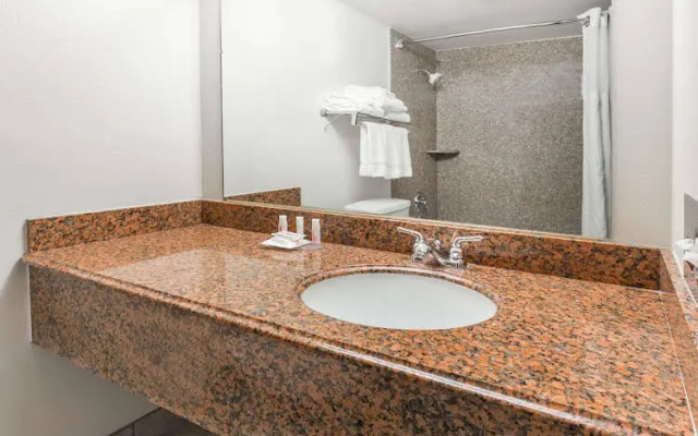 Ramada Medford And Convention Center