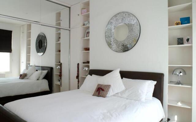 Stunning 5 bed house with private garden