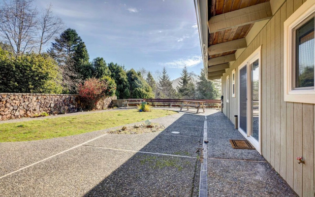 'ocean Vista' Gold Beach Getaway!