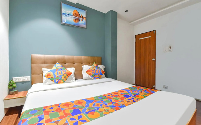 OYO Flagship 70029 Nidhivan Hotel And Rooms