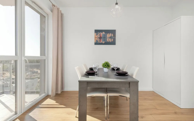 Lema Apartment Gdańsk by Renters